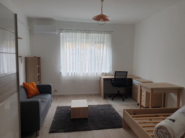 Kiadó téglalakás, albérlet, Pécsett, Garay utcában, 1 szobás
