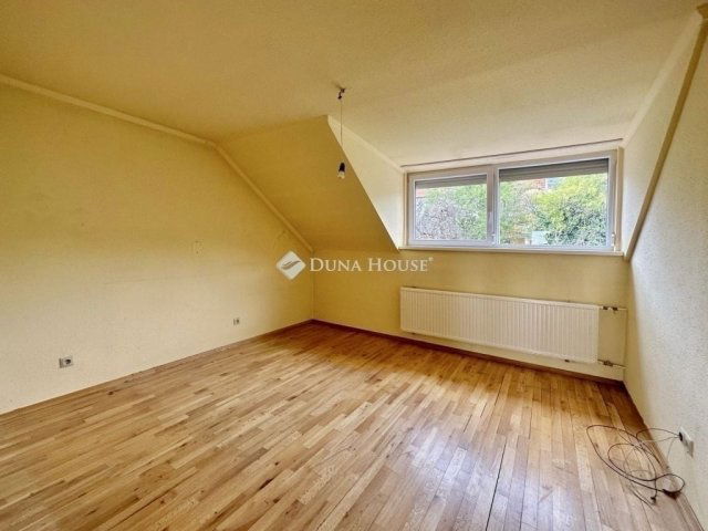 Eladó ikerház, Pécsett 119 M Ft, 4 szobás / költözzbe.hu
