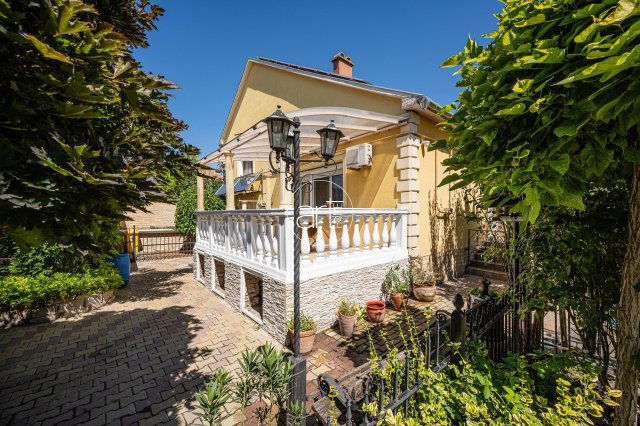 Eladó családi ház, Szegeden, Bencfahát utcában 119.8 M Ft