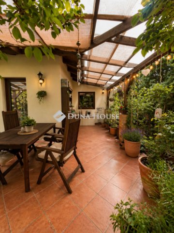 Eladó családi ház, Dunakeszin 196 M Ft, 4 szobás