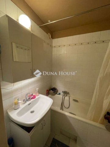 Eladó panellakás, Budapesten, X. kerületben 67.9 M Ft, 3 szobás