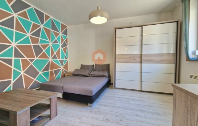 Kiadó téglalakás, albérlet, Pécsett 160 E Ft / hó, 1 szobás