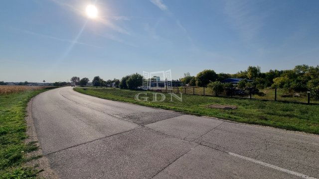 Eladó ipari ingatlan, Székesfehérvárott 75 M Ft