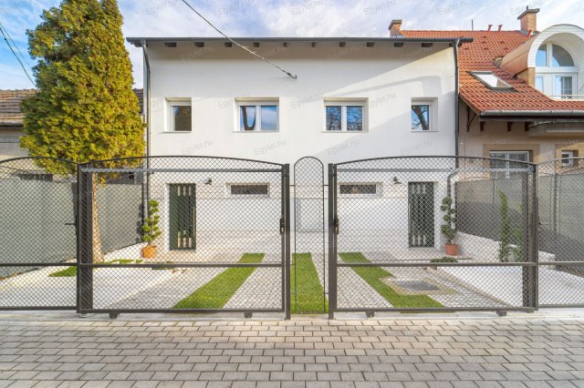 Eladó ikerház, Budapesten, XIV. kerületben, Dorozsmai utcában
