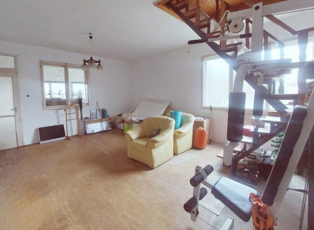 Eladó családi ház, Pécelen 125.99 M Ft, 3+3 szobás