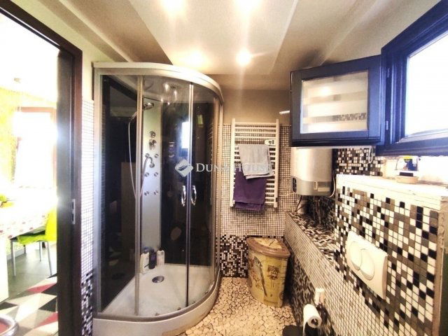 Eladó családi ház, Mogyoródon 170 M Ft, 5 szobás