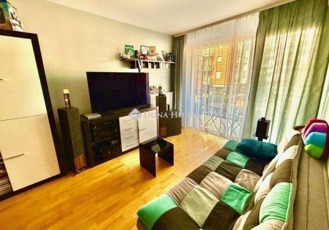 Eladó téglalakás, Budapesten, III. kerületben 88 M Ft, 2 szobás