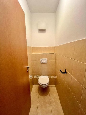 Eladó téglalakás, Budapesten, VIII. kerületben 82 M Ft, 2 szobás