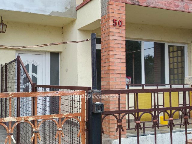 Eladó családi ház, Békésen 30 M Ft, 3 szobás