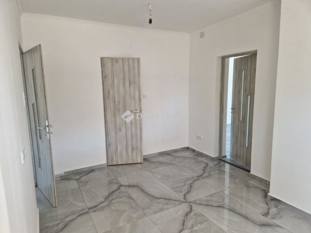 Eladó családi ház, Zsámbokon 62 M Ft, 3 szobás