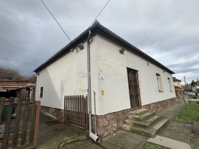 Eladó családi ház, Görcsönyben 49.9 M Ft, 5 szobás