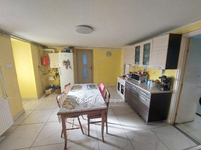 Eladó családi ház, Dunavecsén 26 M Ft, 3 szobás