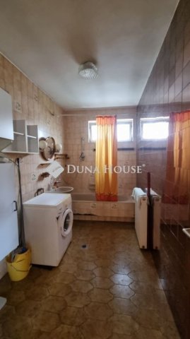 Eladó családi ház, Budaörsön 168 M Ft, 3 szobás