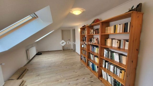 Eladó családi ház, Budapesten, III. kerületben 169 M Ft