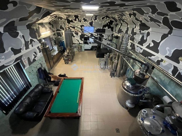 Eladó ipari ingatlan, Szentlőrinckátán 89.54 M Ft