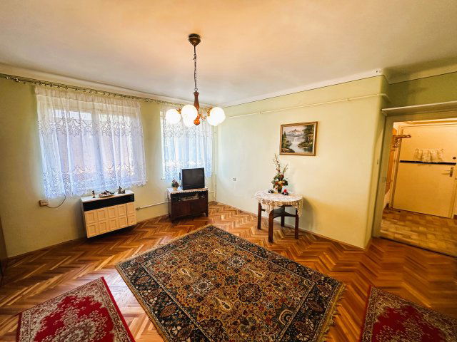 Eladó téglalakás, Komlón 24.999 M Ft, 2 szobás