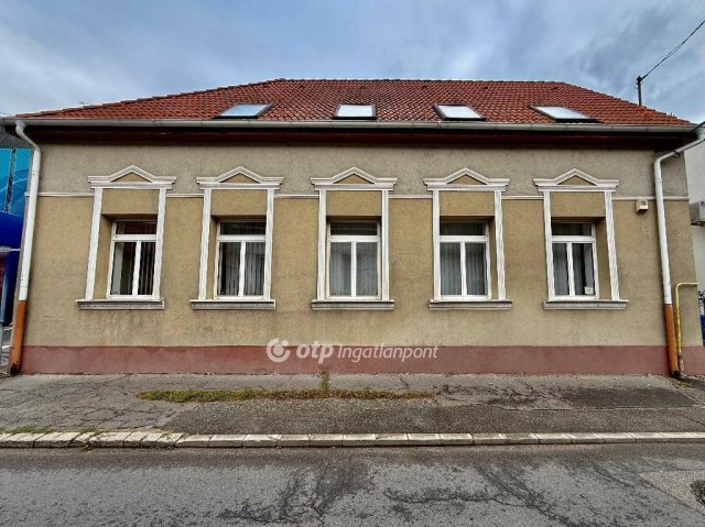 Eladó családi ház, Miskolcon 159 M Ft, 9+2 szobás