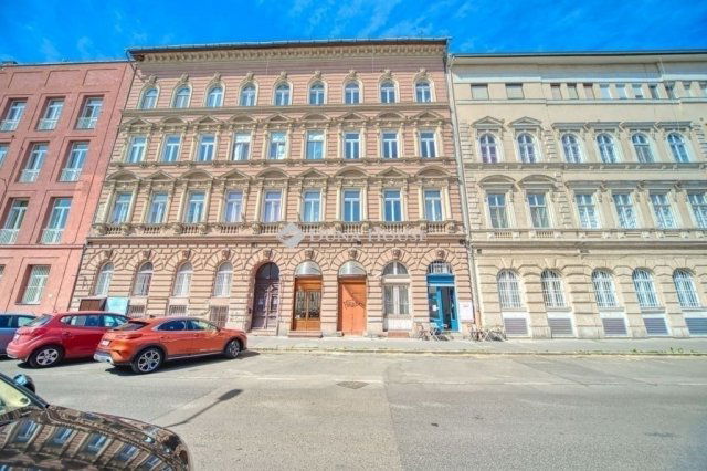 Eladó téglalakás, Budapesten, VIII. kerületben 74.9 M Ft