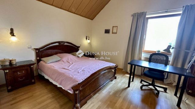 Eladó családi ház, Leányfaluban 577.5 M Ft, 6+1 szobás