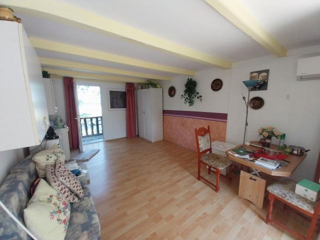 Eladó nyaraló, Tatabányán 19.9 M Ft, 1 szobás