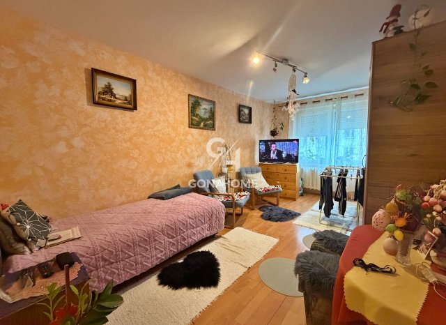 Eladó panellakás, Hajmáskéren 26.99 M Ft, 1+1 szobás