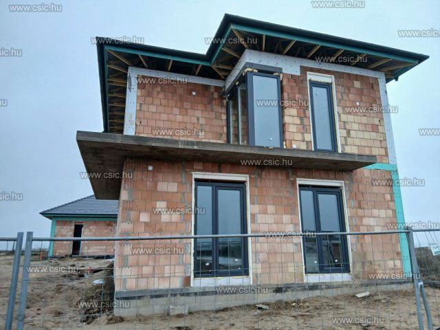 Eladó téglalakás, Gyömrőn 94 M Ft, 4 szobás