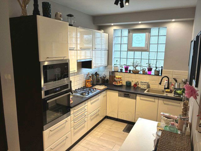 Eladó sorház, Győrött 99 M Ft, 3 szobás / költözzbe.hu