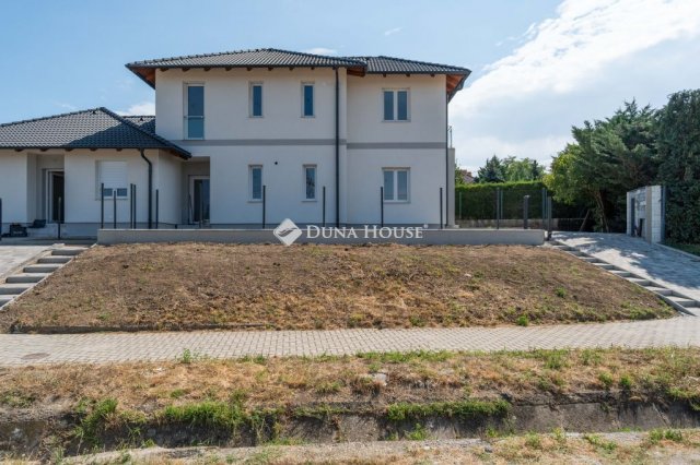 Eladó téglalakás, Tatabányán, Szőlődomb utcában 113.5 M Ft