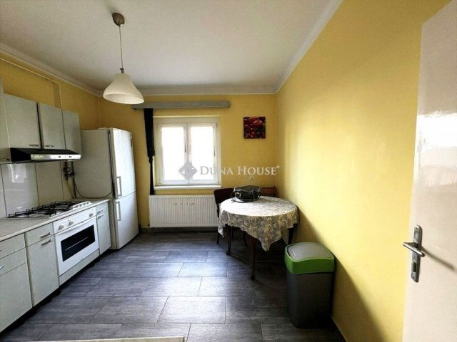 Eladó téglalakás, Szegeden 88 M Ft, 4 szobás