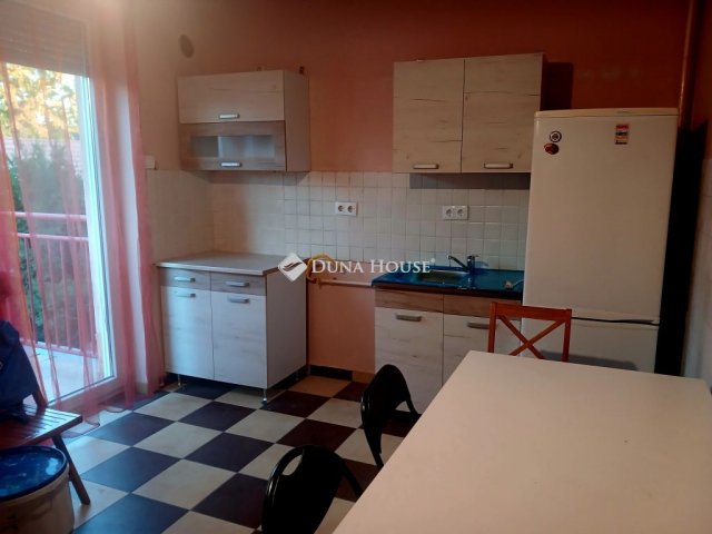 Kiadó téglalakás, albérlet, Debrecenben 350 E Ft / hó, 3 szobás