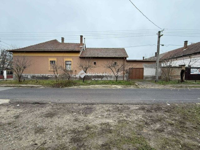 Eladó családi ház, Nagykőrösön 33.9 M Ft, 4 szobás