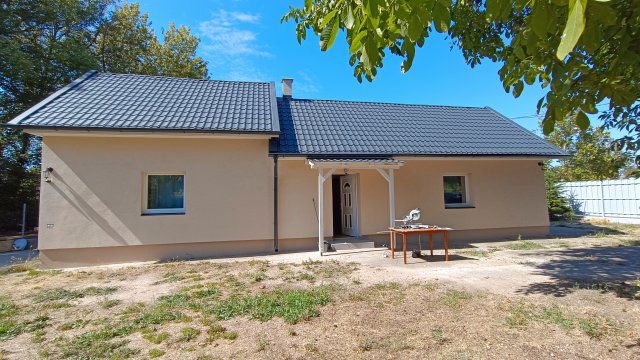 Eladó családi ház, Velencén 84.9 M Ft, 3 szobás