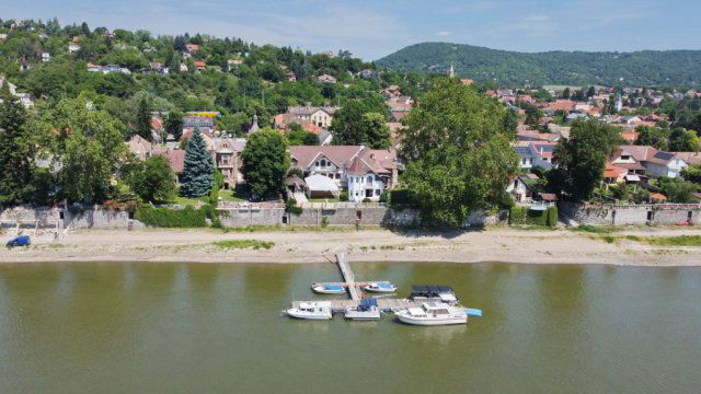 Eladó üzlethelyiség, Verőcén 415 M Ft, 13 szobás