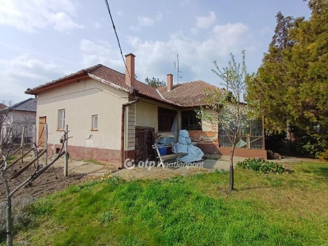 Eladó családi ház, Csanyteleken 17.9 M Ft, 3 szobás