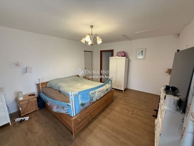 Eladó családi ház, Kozármislenyen 139.9 M Ft, 6 szobás
