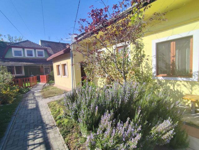 Eladó családi ház, Budapesten, IV. kerületben, Báthory utcában