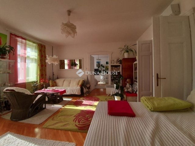 Eladó téglalakás, Gödöllőn 69.9 M Ft, 2 szobás