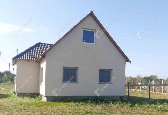 Eladó családi ház, Ongán 30.9 M Ft, 5 szobás