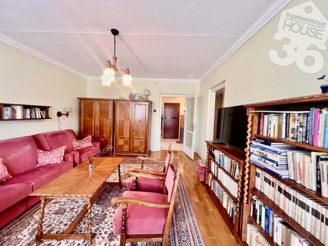 Eladó panellakás, Kecskeméten 49.9 M Ft, 2 szobás