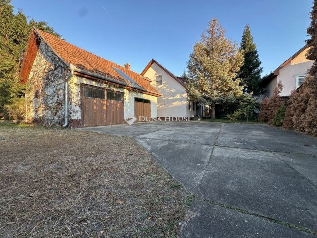 Eladó családi ház, Kecskeméten 100.5 M Ft, 6 szobás