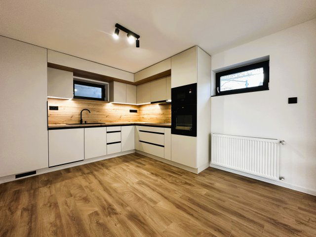 Eladó téglalakás, Pécsett 79.9 M Ft, 3 szobás