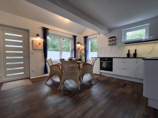 Eladó családi ház, Cegléden 56.5 M Ft, 2 szobás