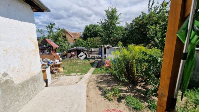 Eladó családi ház, Domonyban 29.9 M Ft, 4 szobás