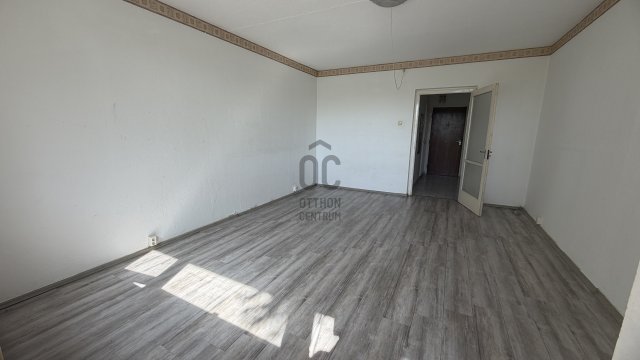 Eladó panellakás, Kecskeméten, Petőfi Sándor utcában 33 M Ft
