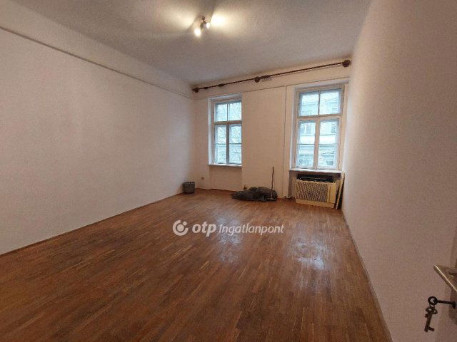 Eladó téglalakás, Szegeden 53.9 M Ft, 2+1 szobás