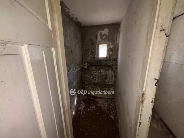 Eladó téglalakás, Kisvárdán 87 M Ft, 6 szobás