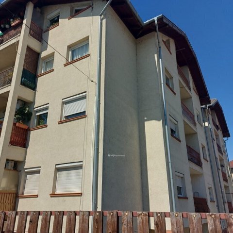 Eladó téglalakás, Szigetszentmiklóson 67.2 M Ft, 3+1 szobás