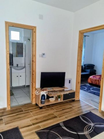 Eladó ikerház, Tökölön 80 M Ft, 4 szobás