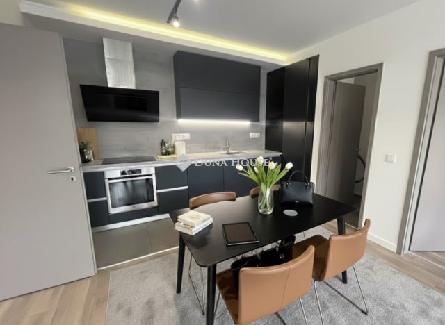 Eladó téglalakás, Budapesten, XII. kerületben 162 M Ft, 3 szobás