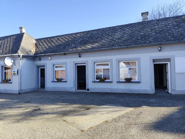 Eladó családi ház, Mencshelyen 95 M Ft, 5 szobás